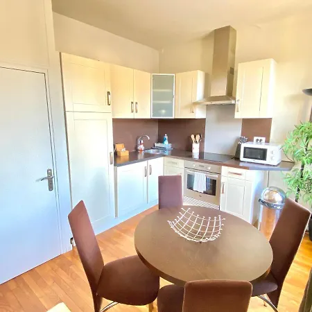 Latour Maubourg By Scls Locations